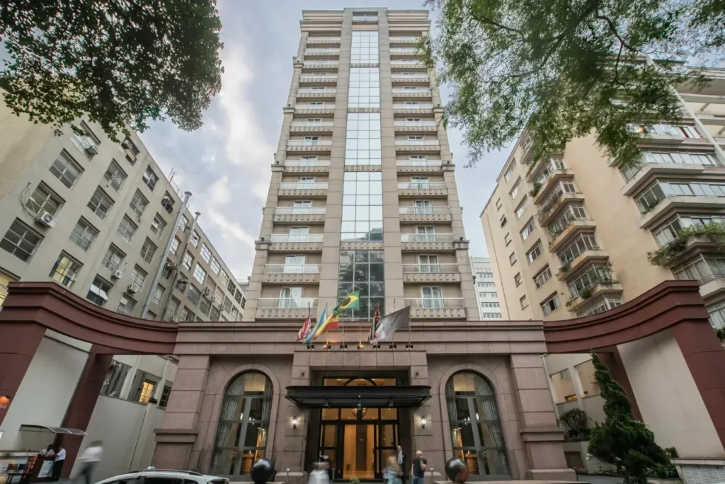 Fachada do Hotel Intercity Paulista, em São Paulo